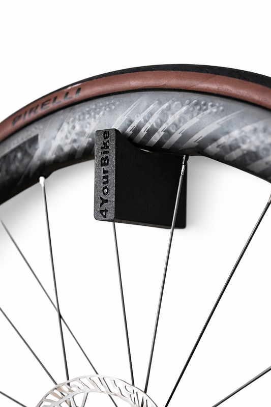 Uchwyt ścienny na koła rowerowe