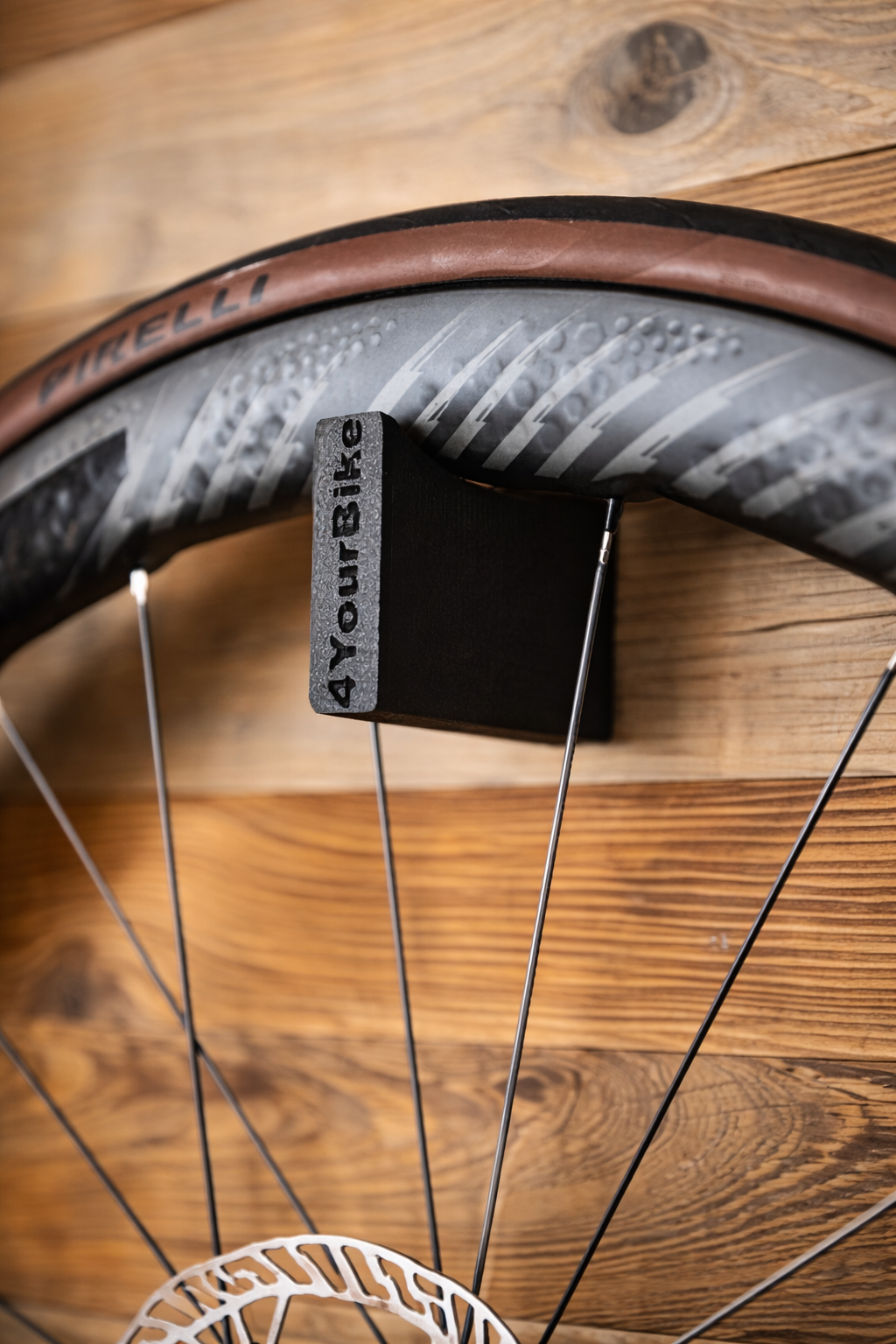 Uchwyt ścienny na koła rowerowe